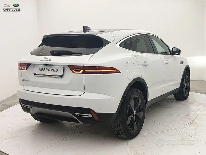 Jaguar E-Pace 2022 photo 2