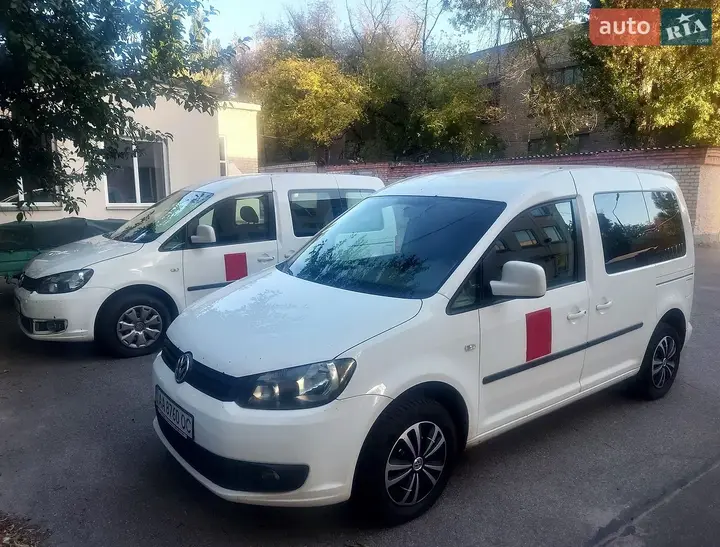 Volkswagen Caddy 2013 photo 2