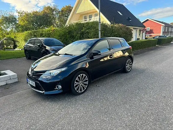 Toyota Auris 2013 photo 4