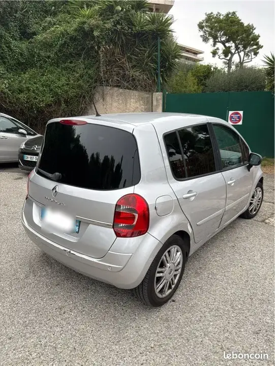 Renault Modus 2010 photo 2