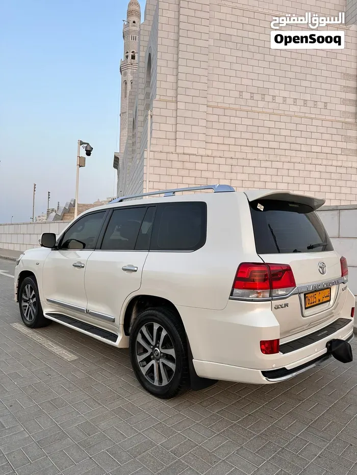 Toyota Land Cruiser 2016 photo 2