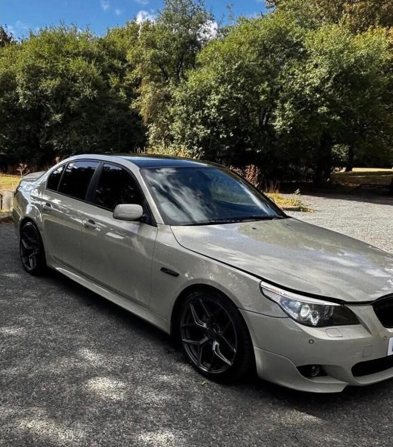 BMW 5 Series 2004 photo 2