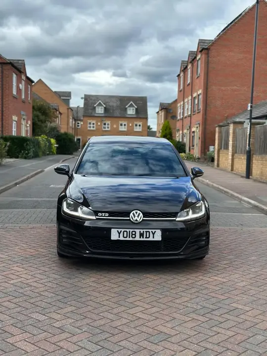 Volkswagen Golf 2018 photo 2
