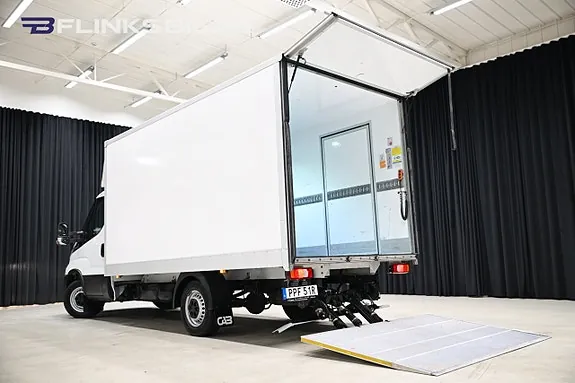 Iveco Daily 2023 photo 2