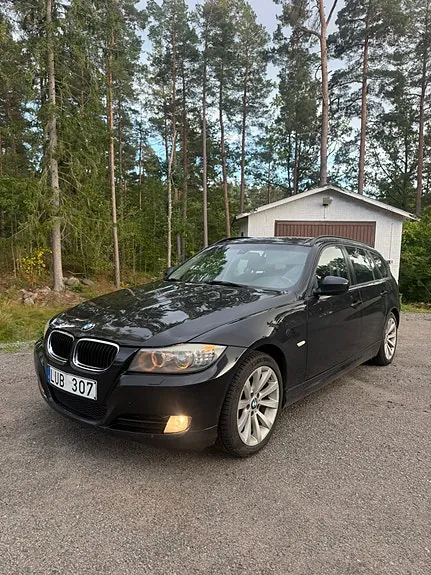 BMW 318D 2011 photo 3