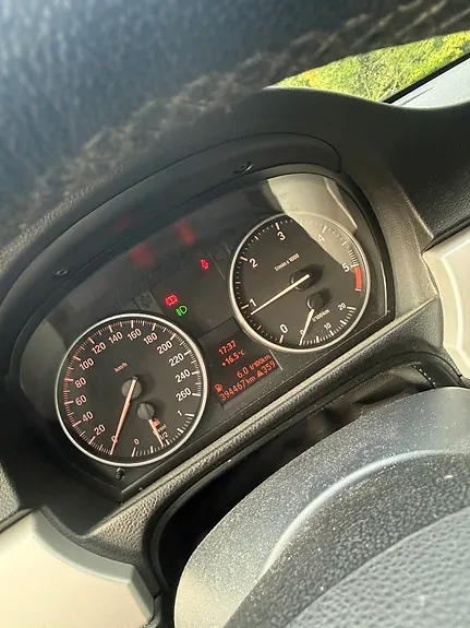BMW 318D 2011 photo 4