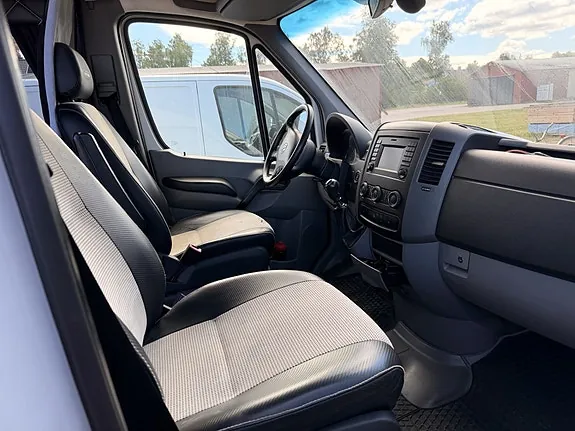 Volkswagen Crafter 35 2015 photo 3