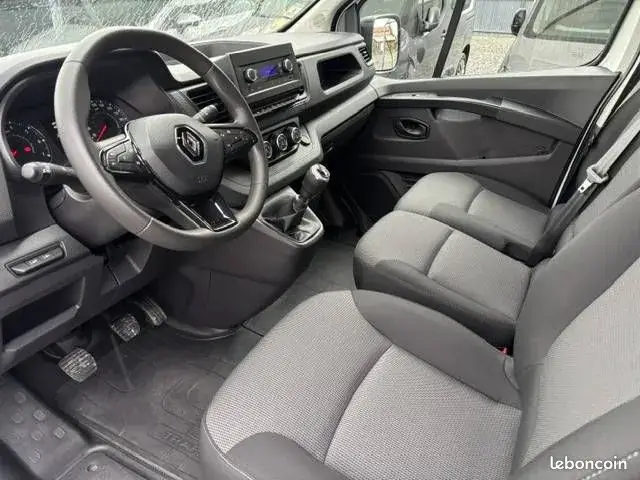 Renault Trafic 2022 photo 5