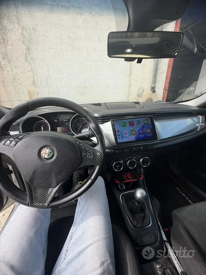 Alfa Romeo Giulietta 2011 photo 5