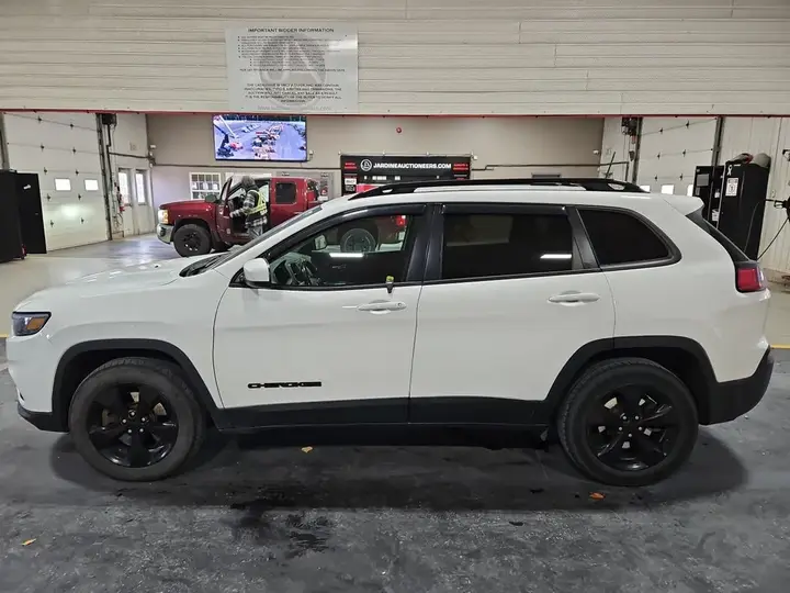 Jeep Cherokee 2020 photo 2