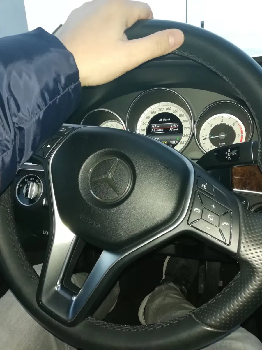 Mercedes-Benz E-Class 2015 photo 2