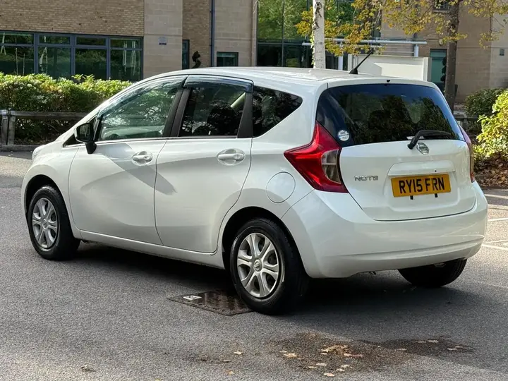 Nissan Note 2015 photo 2