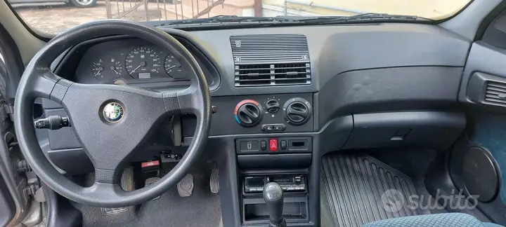 Alfa Romeo 146 1995 photo 3