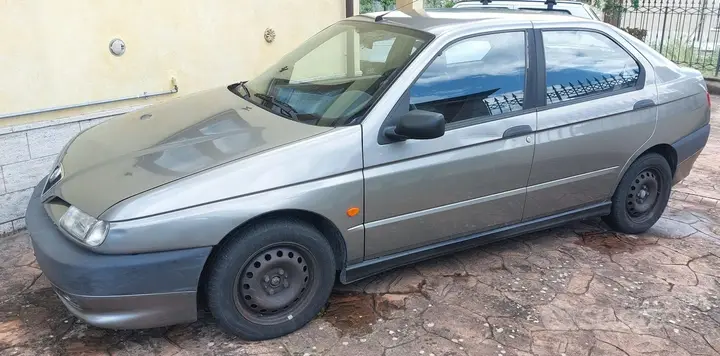 Alfa Romeo 146 1995 photo 4