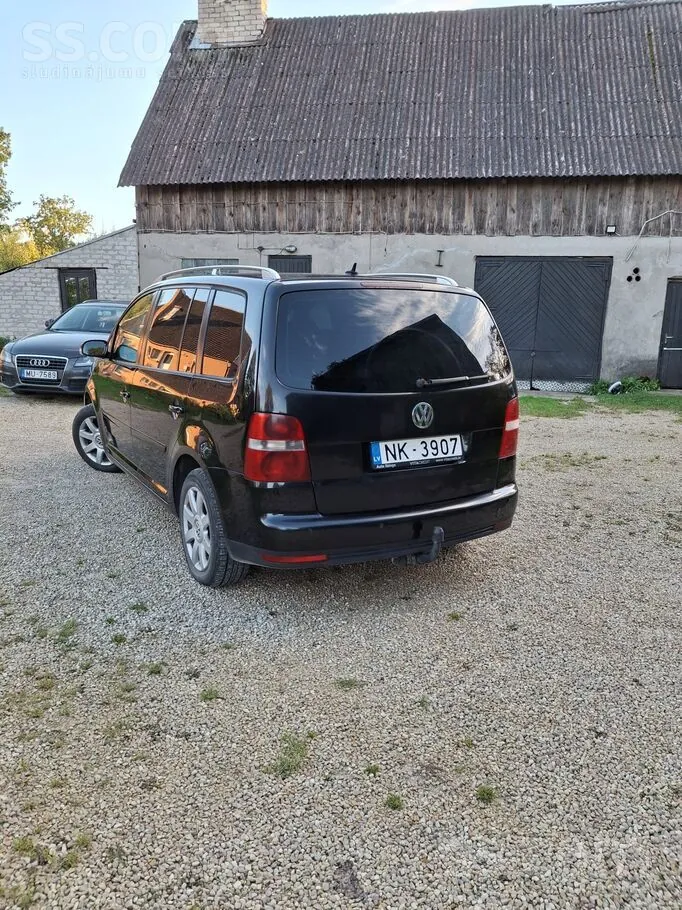 Volkswagen Touran 2004 photo 4