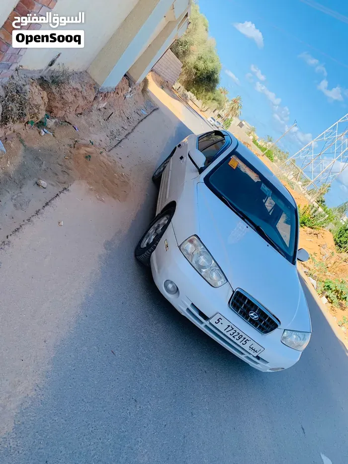 Hyundai Avante 2003 photo 2