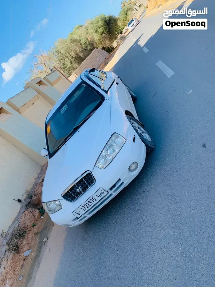 Hyundai Avante 2003 photo 3