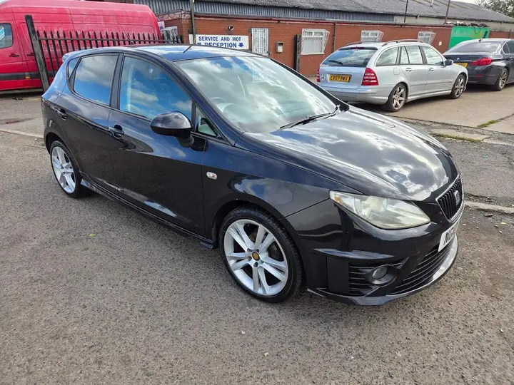 Seat Ibiza 2010 photo 2