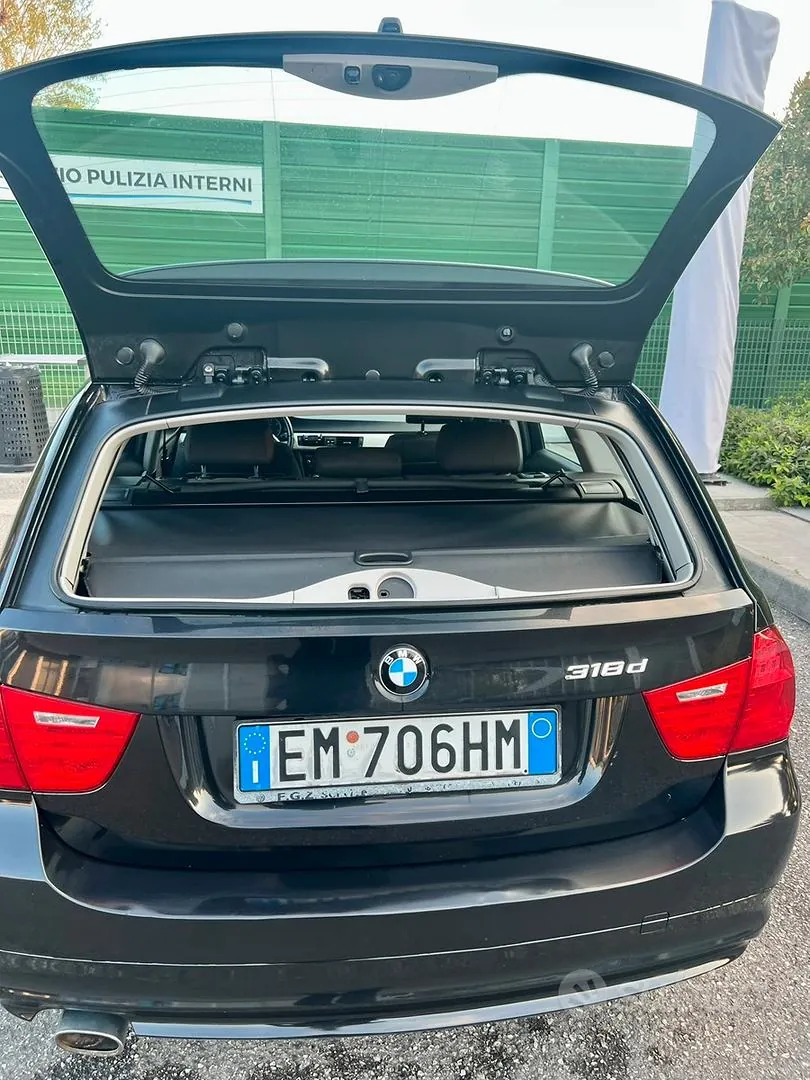 BMW 318D 2012 photo 3