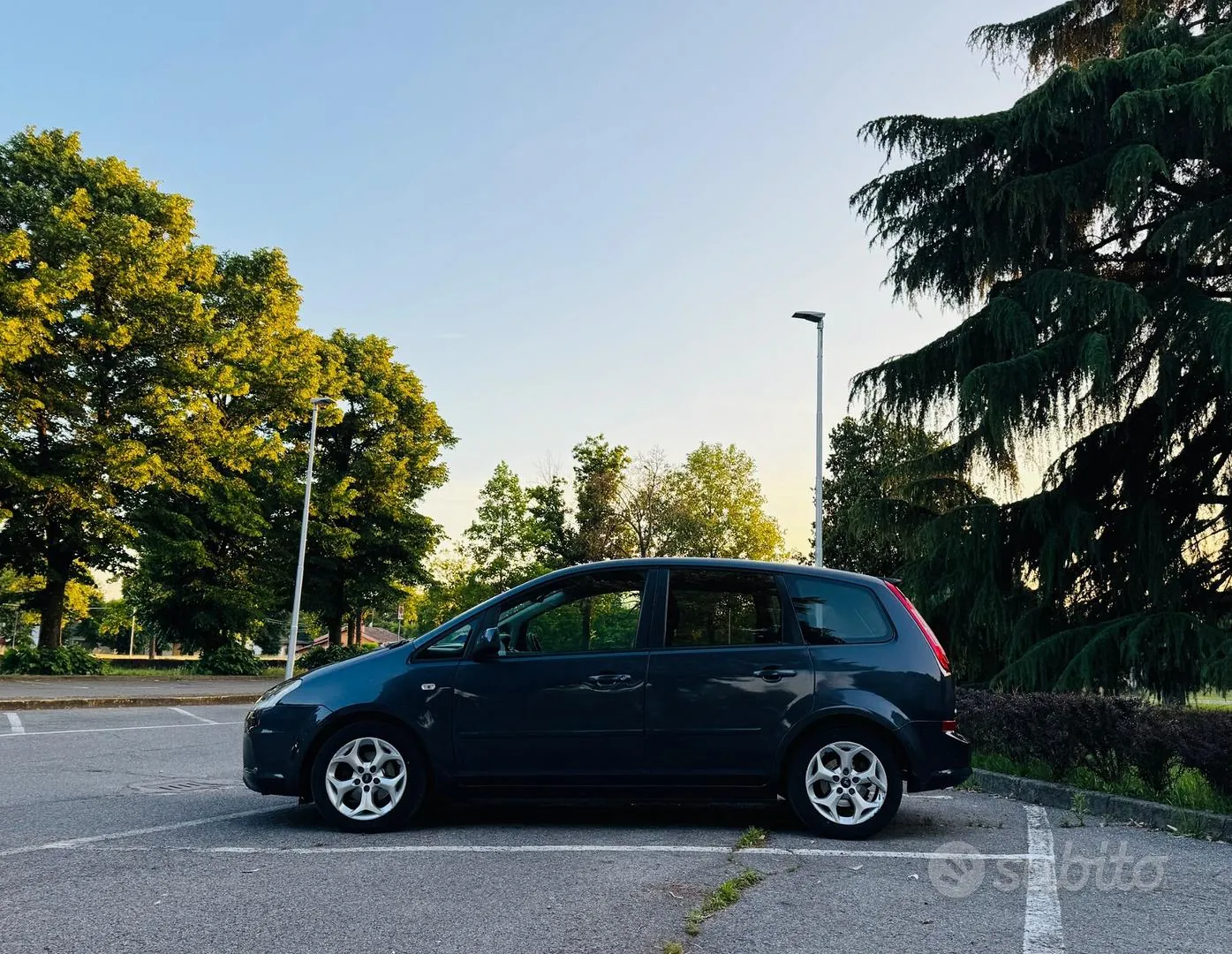 Ford C-Max 2010 photo 3