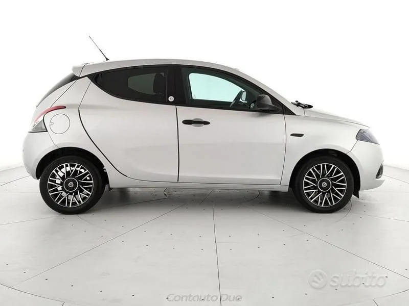 Lancia Ypsilon 2017 photo 4