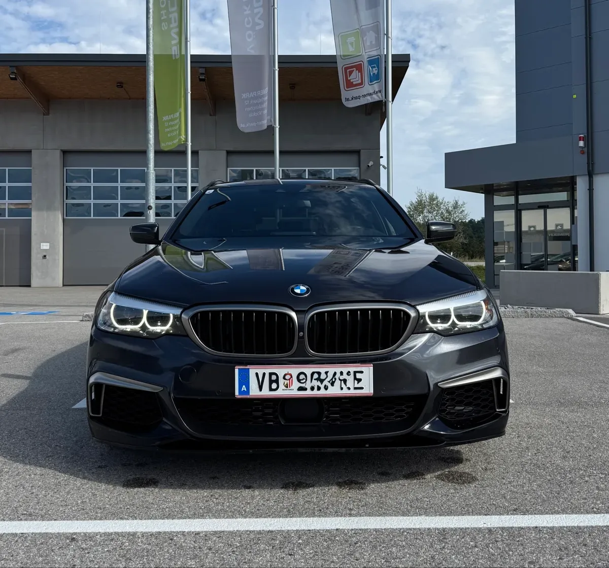 BMW 5 Series 2018 photo 3