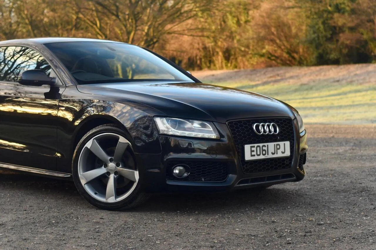 Audi A5 2011 photo 2