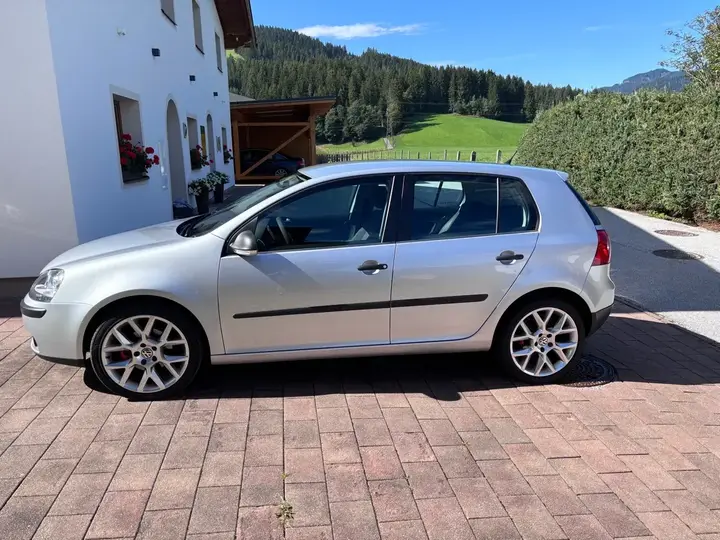 Volkswagen Golf 2007 photo 2