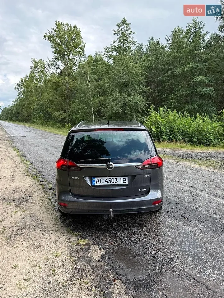 Opel Zafira Tourer 2012 photo 3