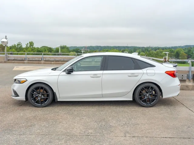 Honda Civic 2023 photo 2