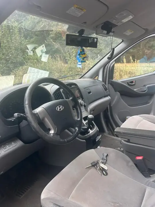 Hyundai H-1 Starex