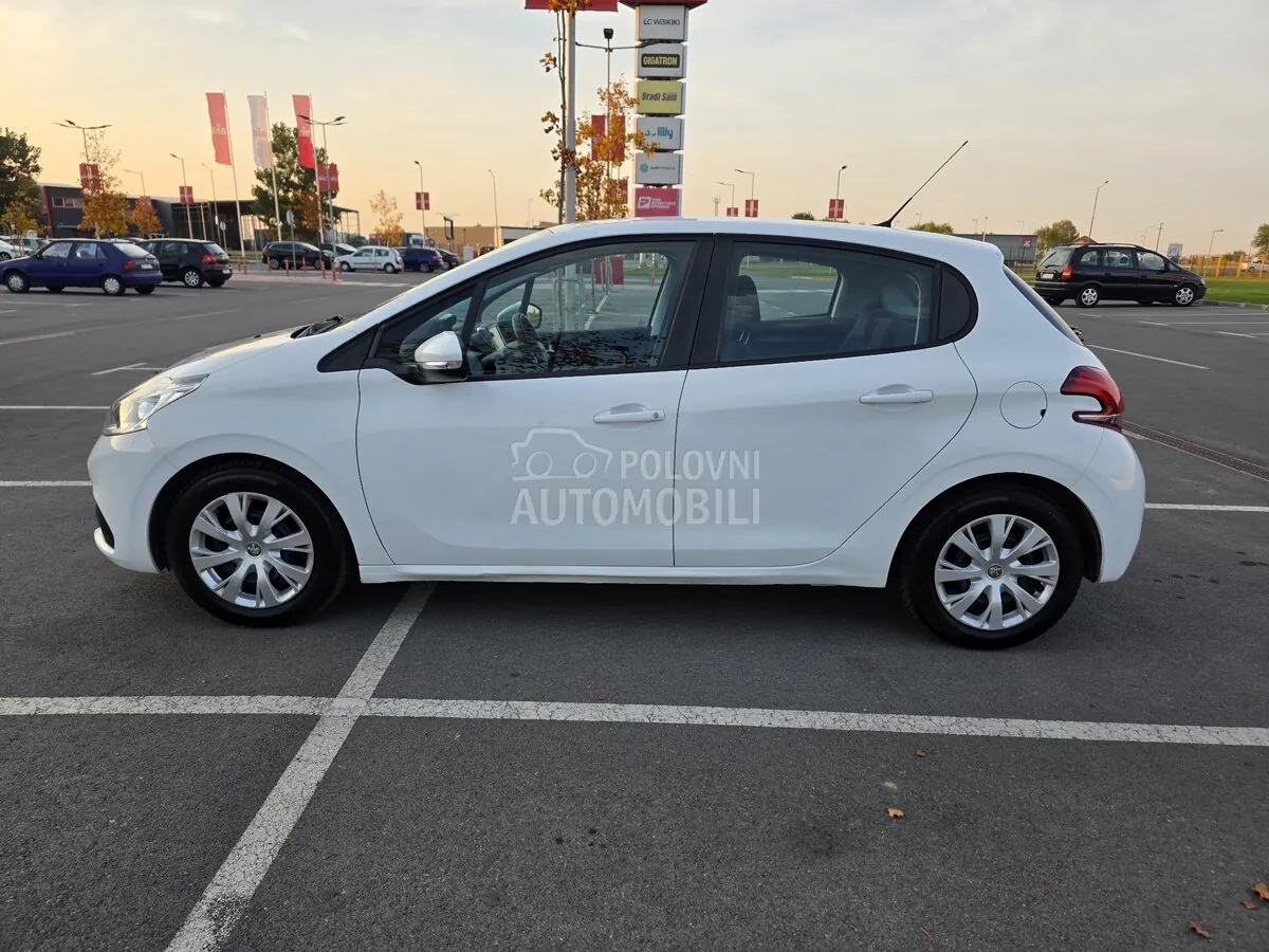 Peugeot 208 2016 photo 2