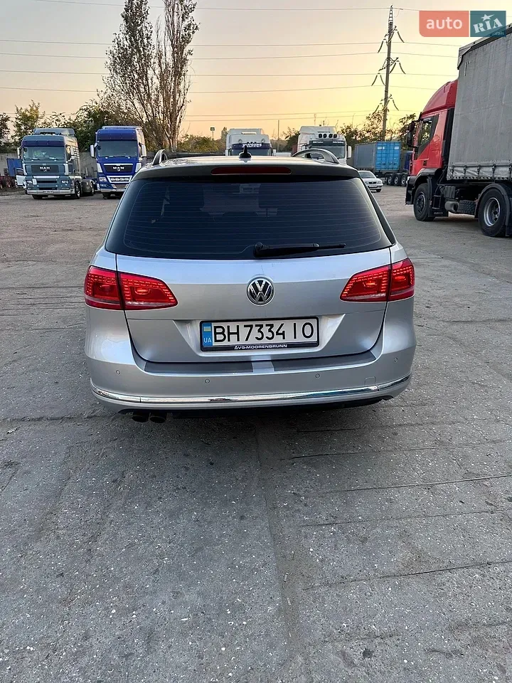 Volkswagen Passat 2012 photo 4