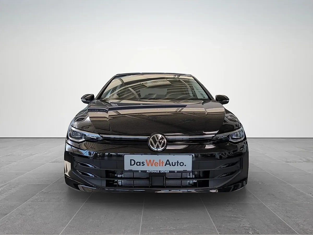 Volkswagen Golf 2026 photo 2