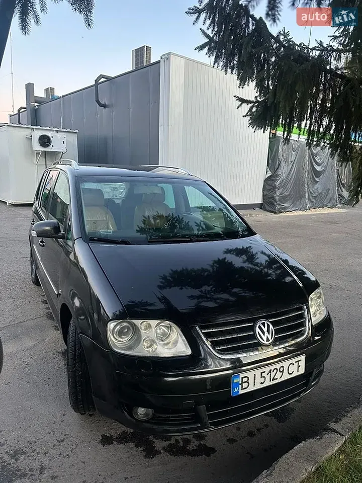 Volkswagen Touran 2003 photo 2