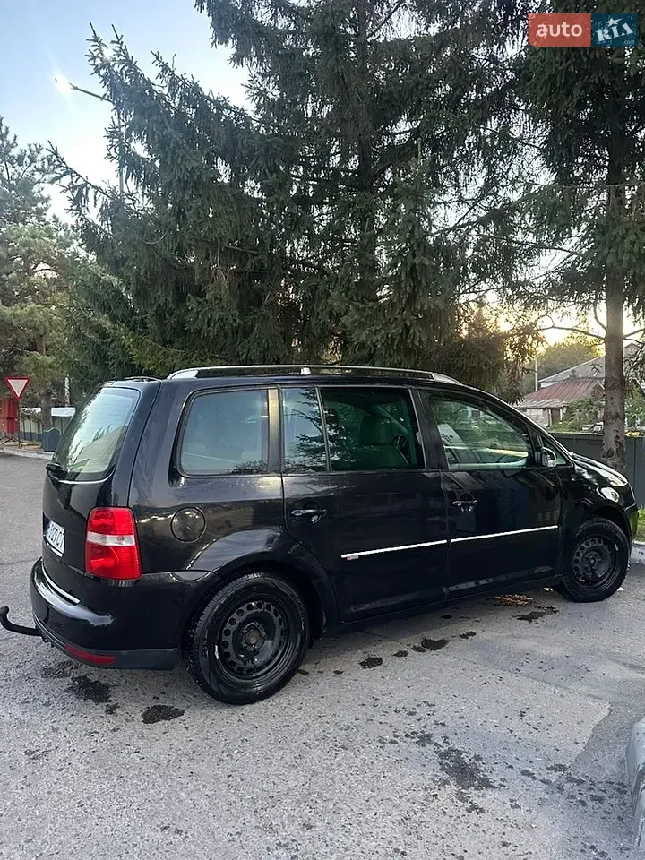 Volkswagen Touran 2003 photo 4