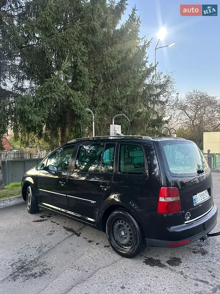 Volkswagen Touran 2003 photo 3