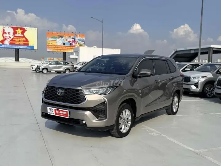 Toyota Innova Cross