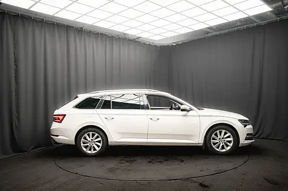 Skoda Superb 2020 photo 5