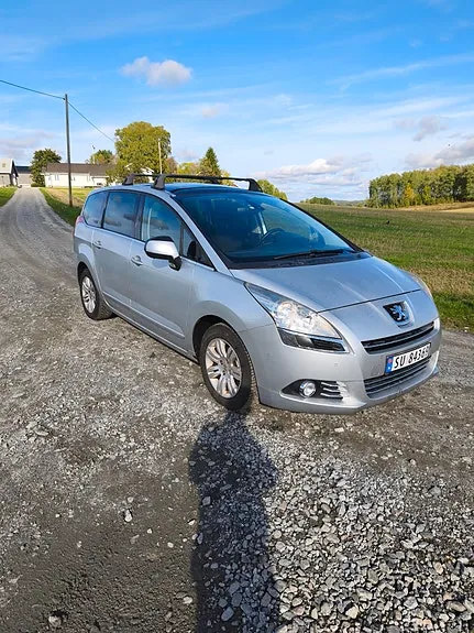 Peugeot 5008 2010 photo 2