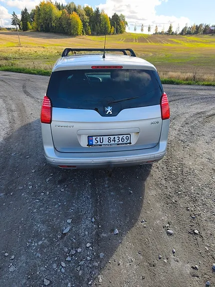Peugeot 5008 2010 photo 4