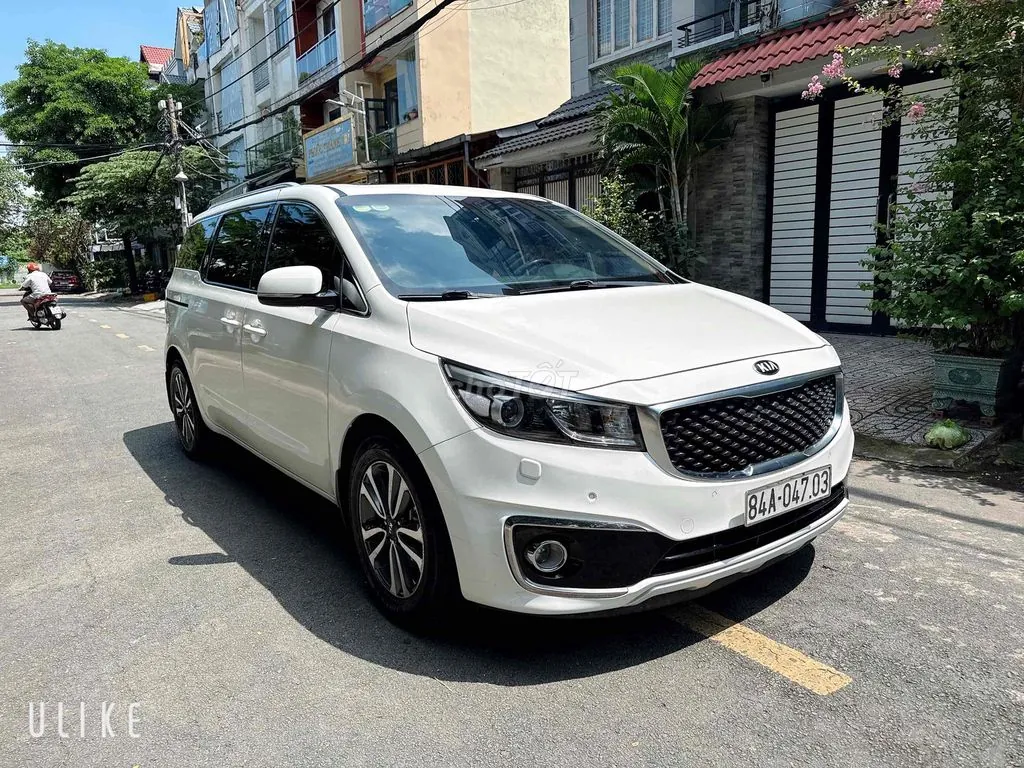 Kia Sedona 2018 photo 2