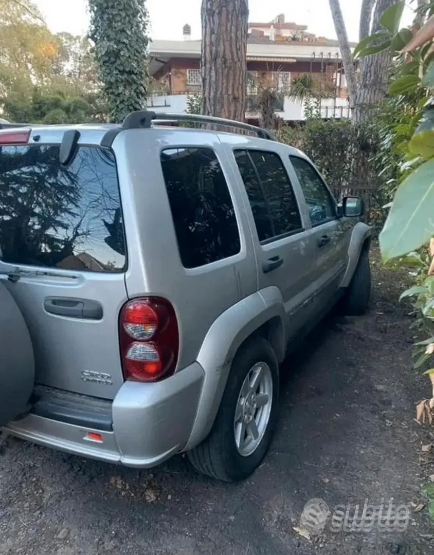 Jeep Cherokee 2007 photo 2