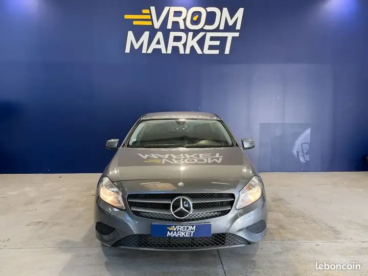 Mercedes-Benz A-Class 2015 photo 2