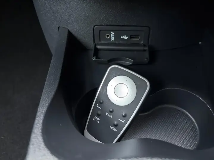 Renault Clio 2012 photo 4