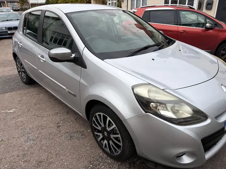 Renault Clio 2012 photo 3