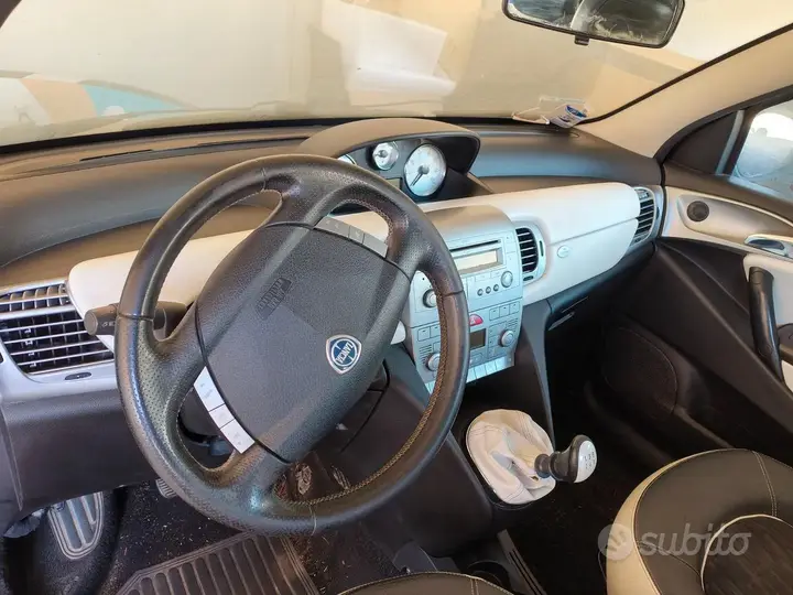 Lancia Ypsilon 2010 photo 3