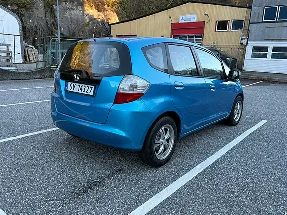 Honda Jazz 2011 photo 2