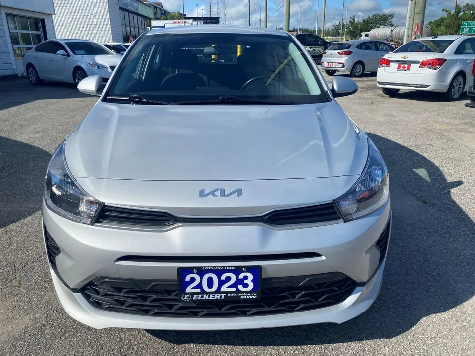 Kia Rio 5-Door 2023 photo 3