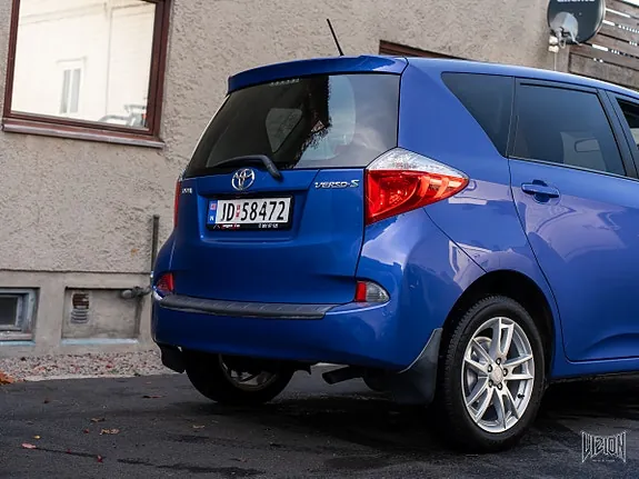 Toyota Verso-S 2011 photo 4